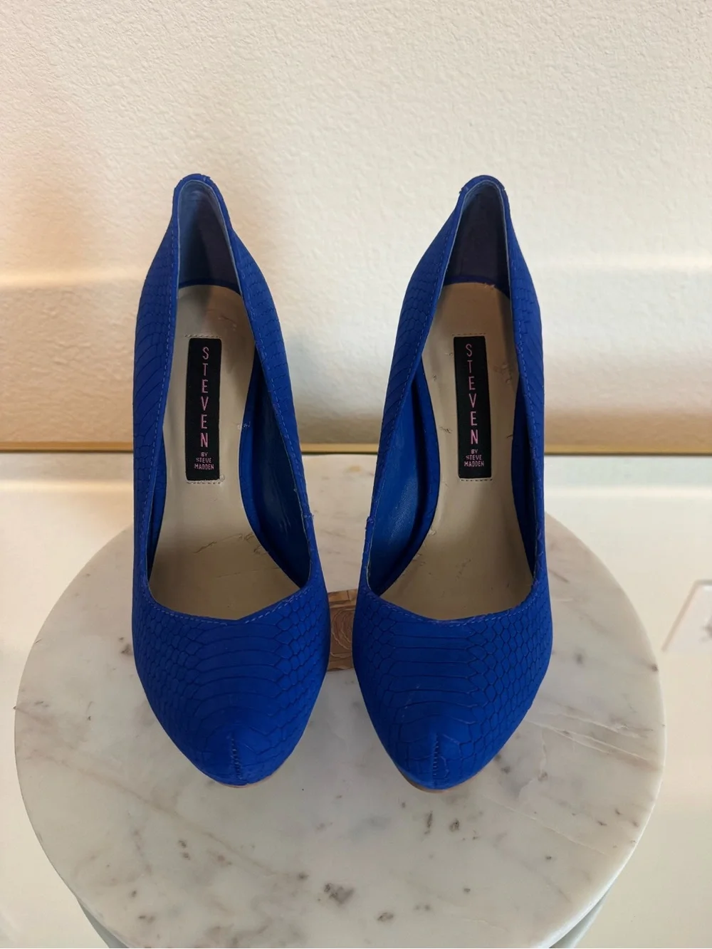 Steven by Steve Madden Electric Blue Textured Round-Toe Pumps - SIZE: 8 M
